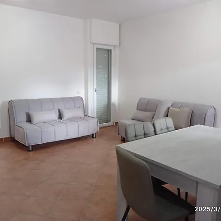 Per Uso Turistico Falcocchio Massimo Apartment *