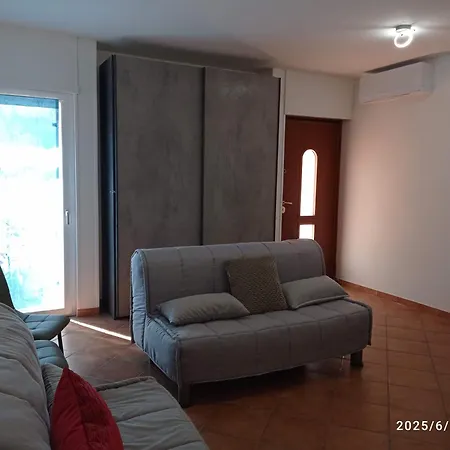 Per Uso Turistico Falcocchio Massimo *